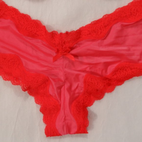 32DD,XS NWT Victorias Secret Desire Set Unlined Demi Bra, Cheeky Panty Pink, Red - Picture 3 of 5